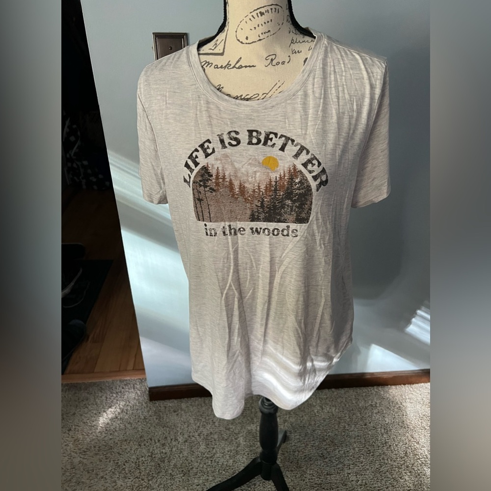 Maurice’s Graphic tee size L